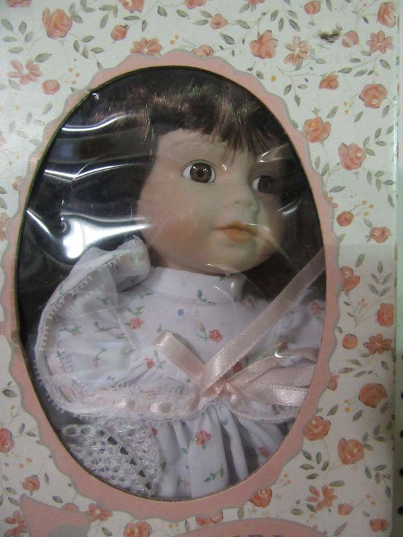 COLLECTIBLE PORCELAIN DOLLS