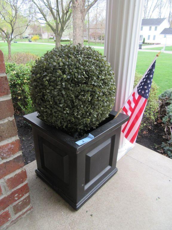 PLASTIC PLANTER WITH ARTIFICIAL PLANT