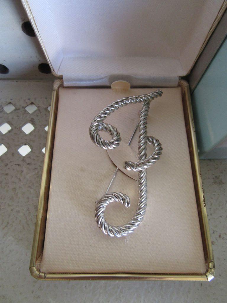 VARIETY OF BOXED JEWELRY