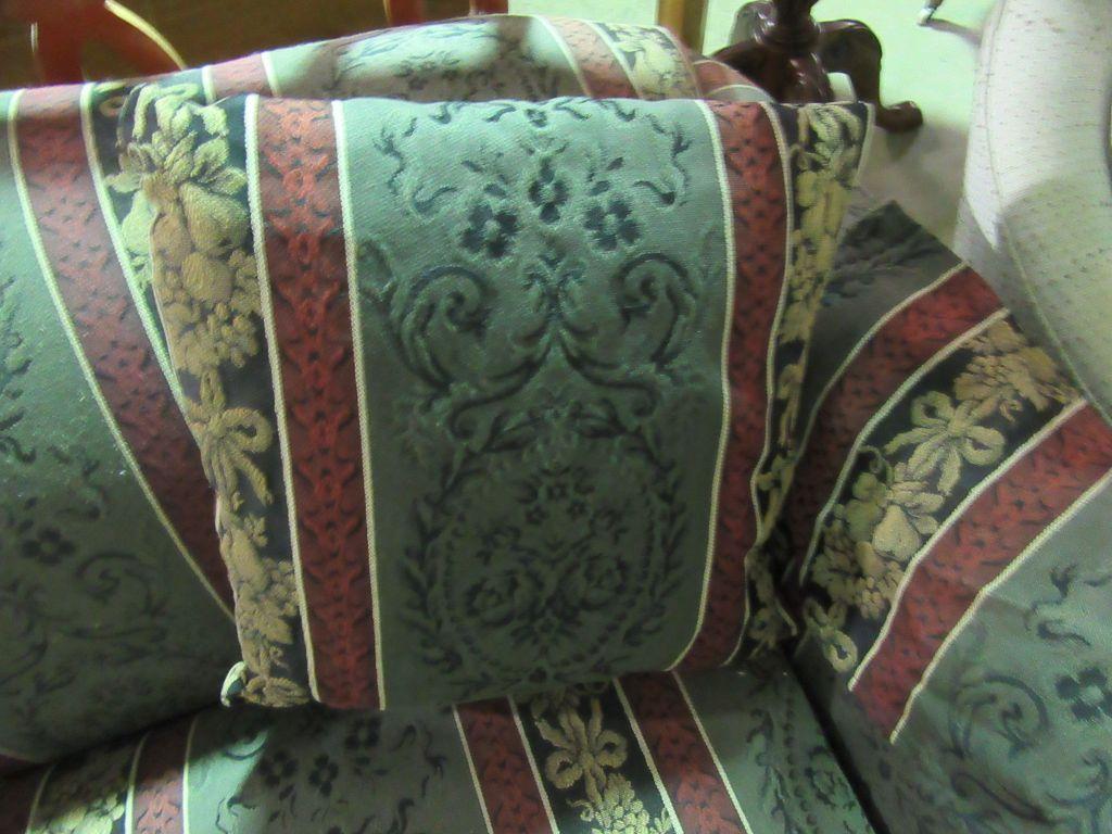 2 CUSHION SOFA WITH PILLOWS