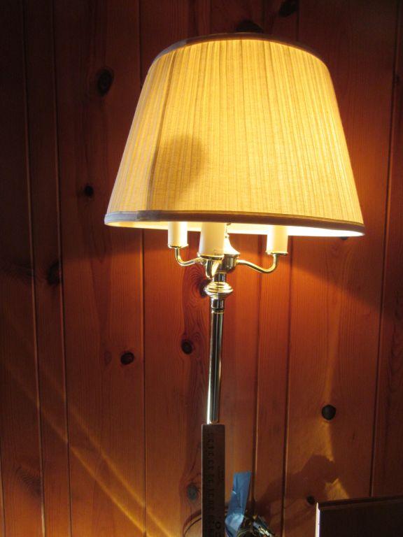 BRASS FLOOR LAMP