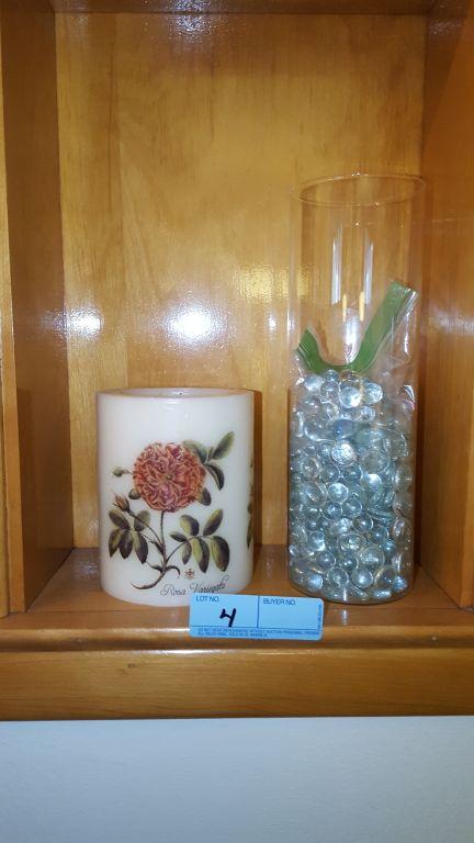 DECORATIVE CANDLE HOLDER AND GLASS VASE WITH GLASS PIECES