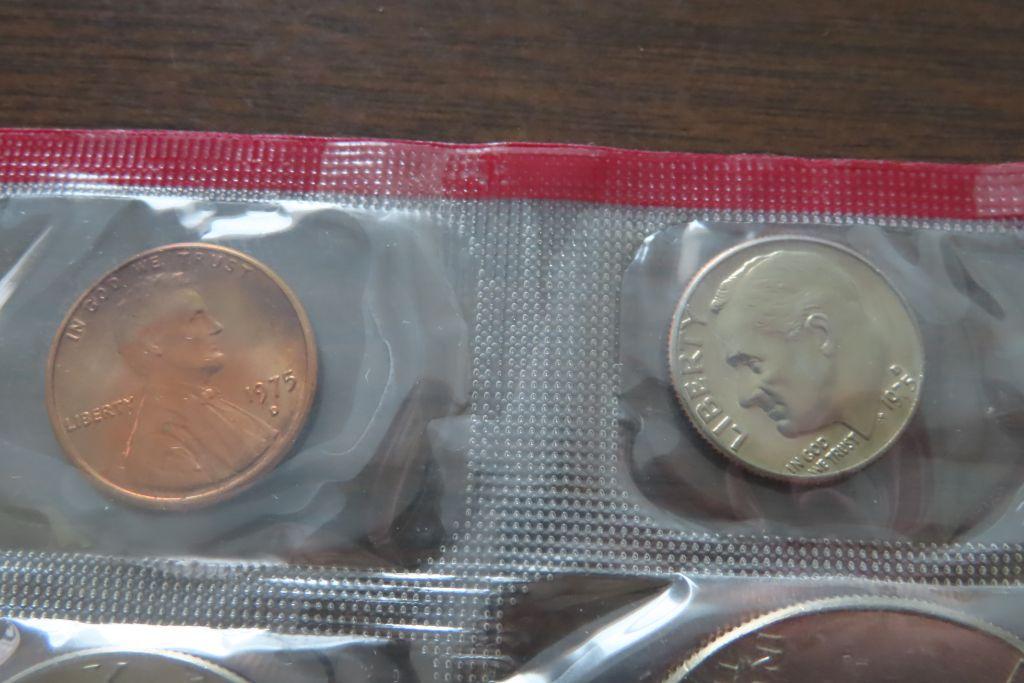 1975-D UNITED STATES MINT UNCIRCULATED COIN SET