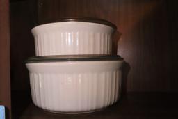 CORNINGWARE FRENCH WHITE 5 PIECE BAKING SET. THE LARGE PIECE IS MISSING A L