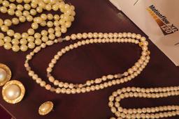 VARIETY OF PEARL JEWELRY