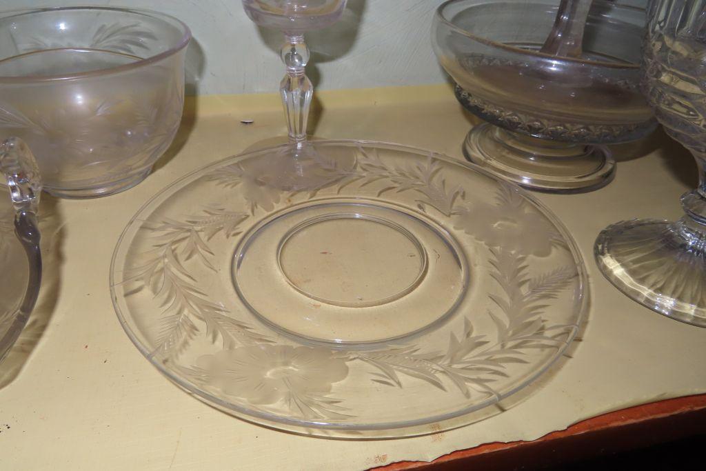 VARIETY OF GLASSWARE INCLUDING NIKKO CHINA PIECE AND DIVIDED PLATE