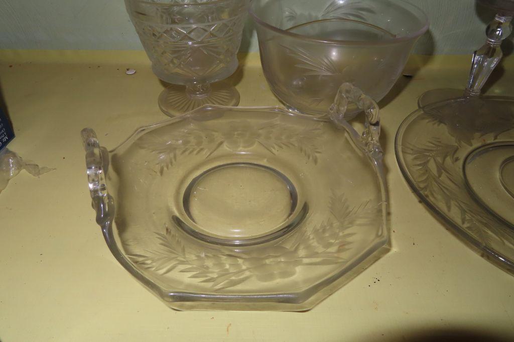VARIETY OF GLASSWARE INCLUDING NIKKO CHINA PIECE AND DIVIDED PLATE