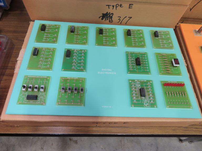 LOT OF 7 DIGITAL ELECTRONICS FUNDAMENTALS TYPE E