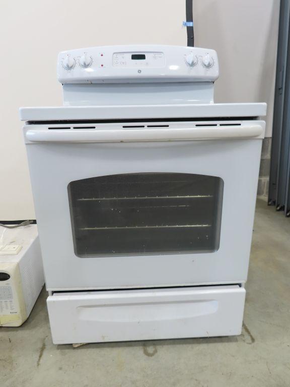 GE STOVE AND SHARP 1100 WATT MICROWAVE