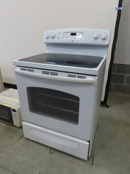 GE STOVE AND SHARP 1100 WATT MICROWAVE