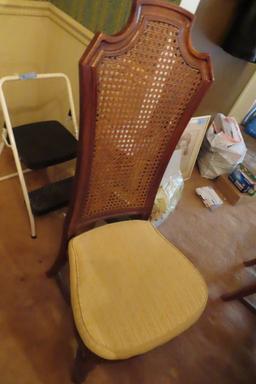 THOMASVILLE DINING TABLE, 2 LEAVES, AND 6 CHAIRS. 2 ARE HOST. BRING HELP TO