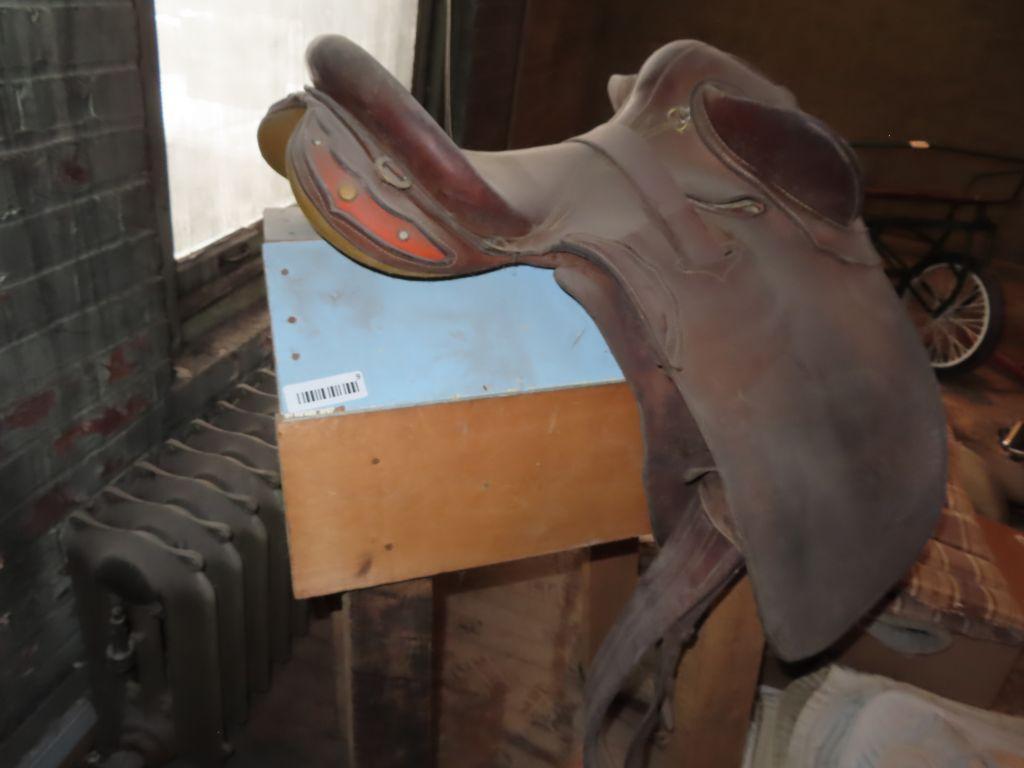 leather saddle with saddle stand