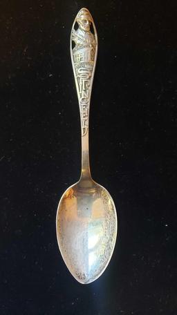 Sterling souvenir spoon Lincoln's home Springfield