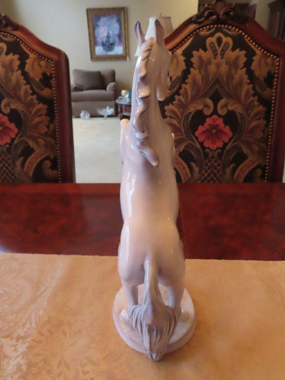 Goebel horse figurine number 2072