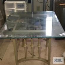 MODERN GLASS TOP END TABLE