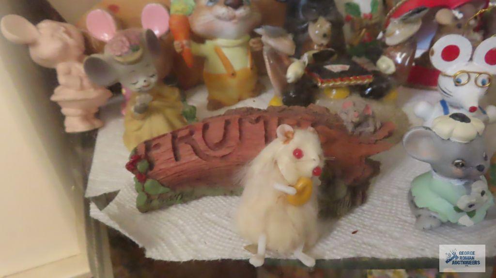 assorted mice figurines