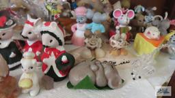 assorted mice figurines