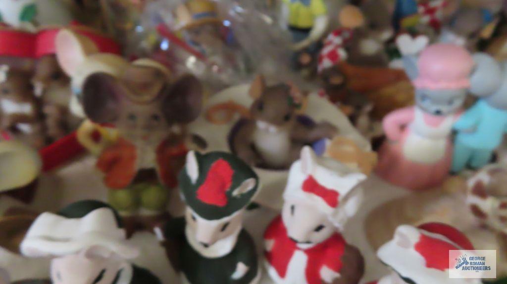 assorted mice figurines