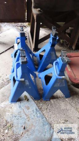lot of 6 ton jack stands and metal vintage creeper