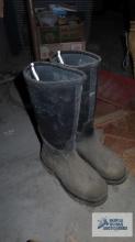 Muck boots, size 9/9-1/2