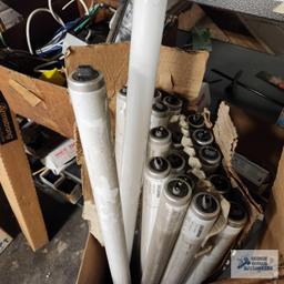 Lot of assorted sized fluorescent bulbs