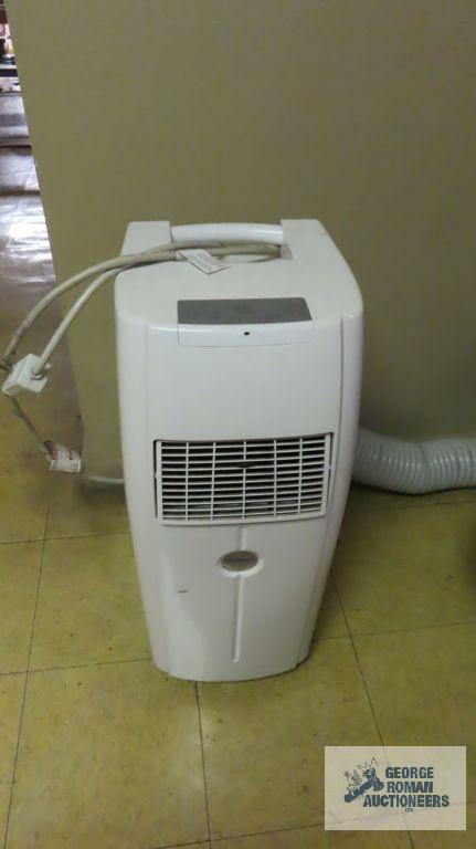 Amcor Portable air conditioner. Missing window piece