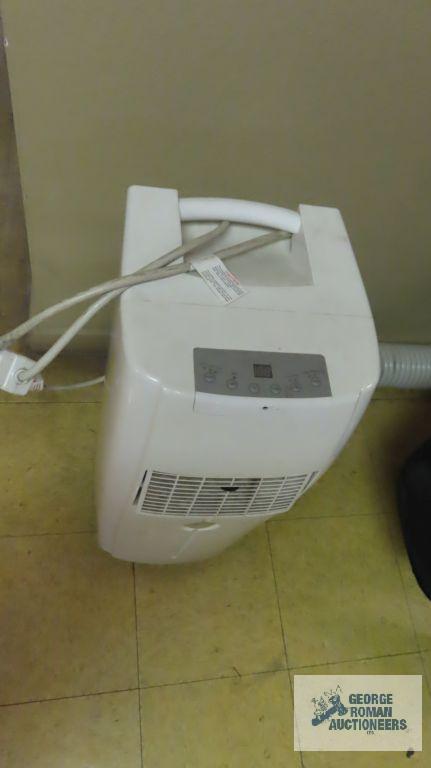 Amcor Portable air conditioner. Missing window piece