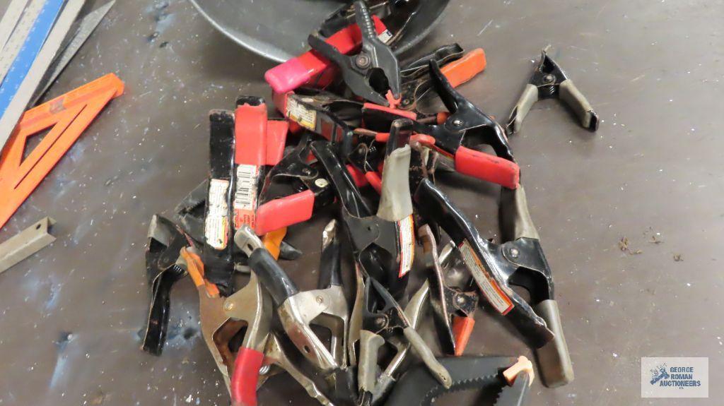 Large amount of spring clamps