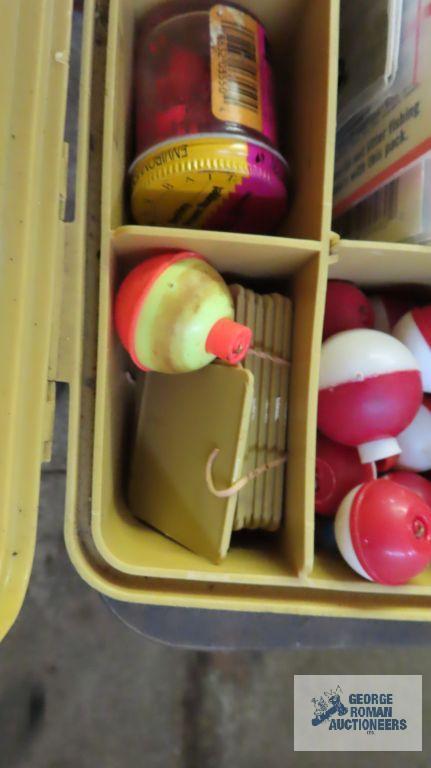 Tackle box with tackle