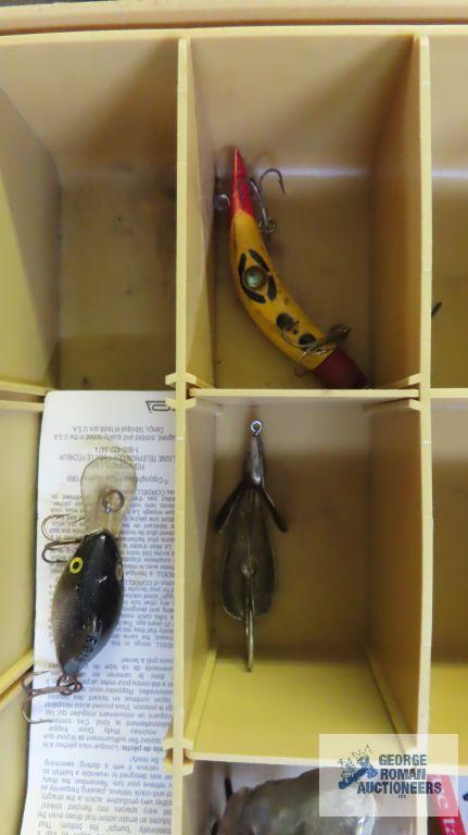 Tackle box with tackle