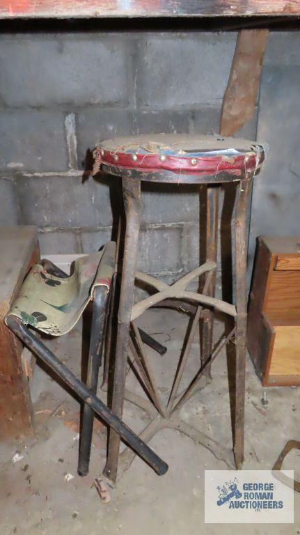 Shop stool