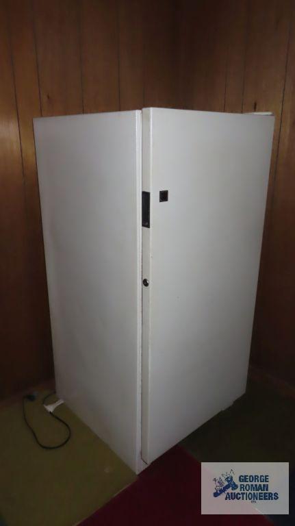Kenmore 10 upright 3/4 freezer