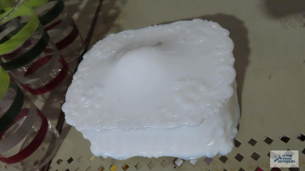 Milk glass vanity box with lid