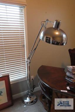 Modern style adjustable floor lamp