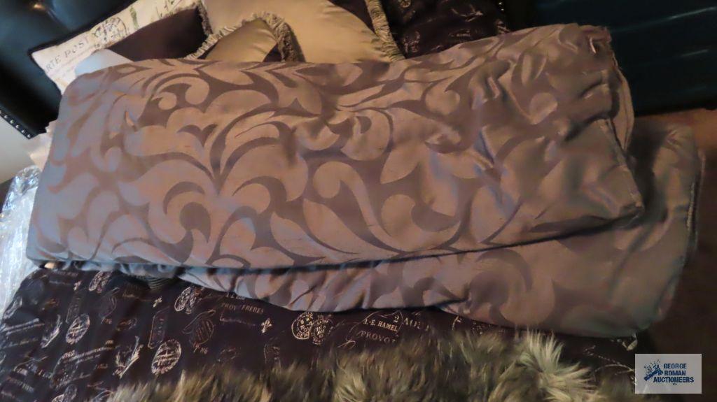Gray design comforter
