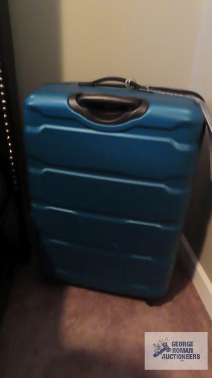 Samsonite spinner luggage