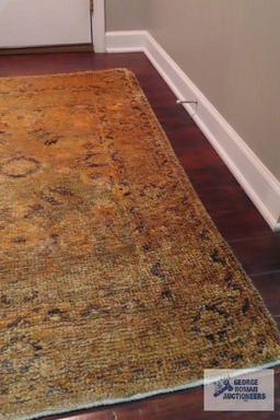 Decorative rug, approximately 3x5