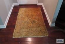 Decorative rug, approximately 3x5