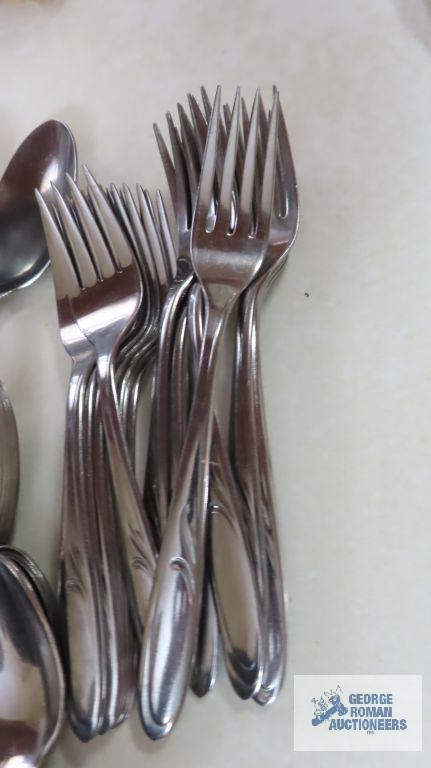 Stainless flatware