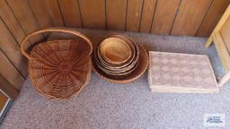 Placemats and baskets