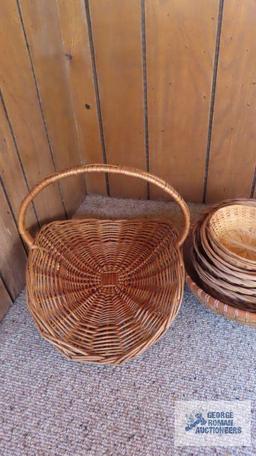 Placemats and baskets