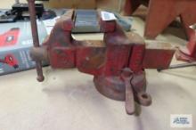 vintage Oswego vise. USA