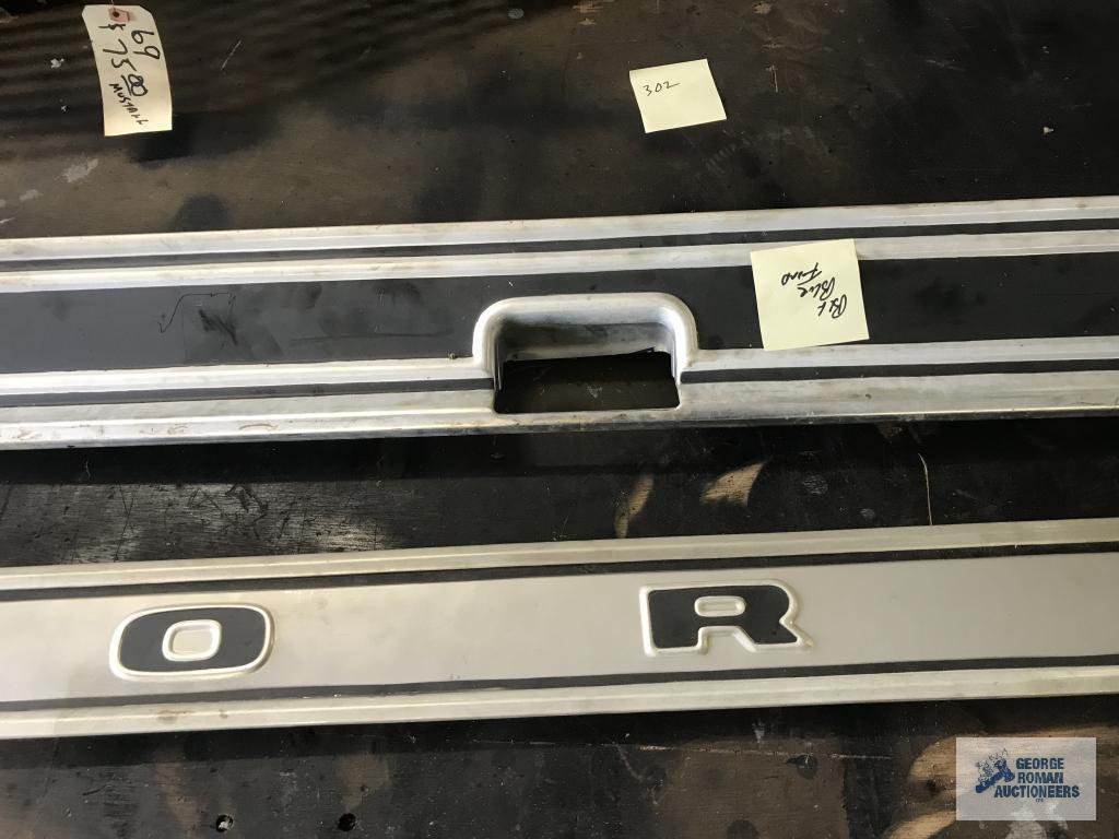 (2) FORD PICKUP TRUCK TRIM