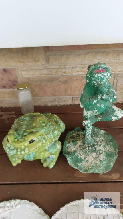 outdoor frog decorations