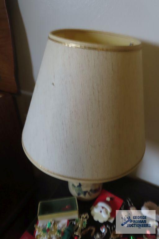 Magnolia lamp