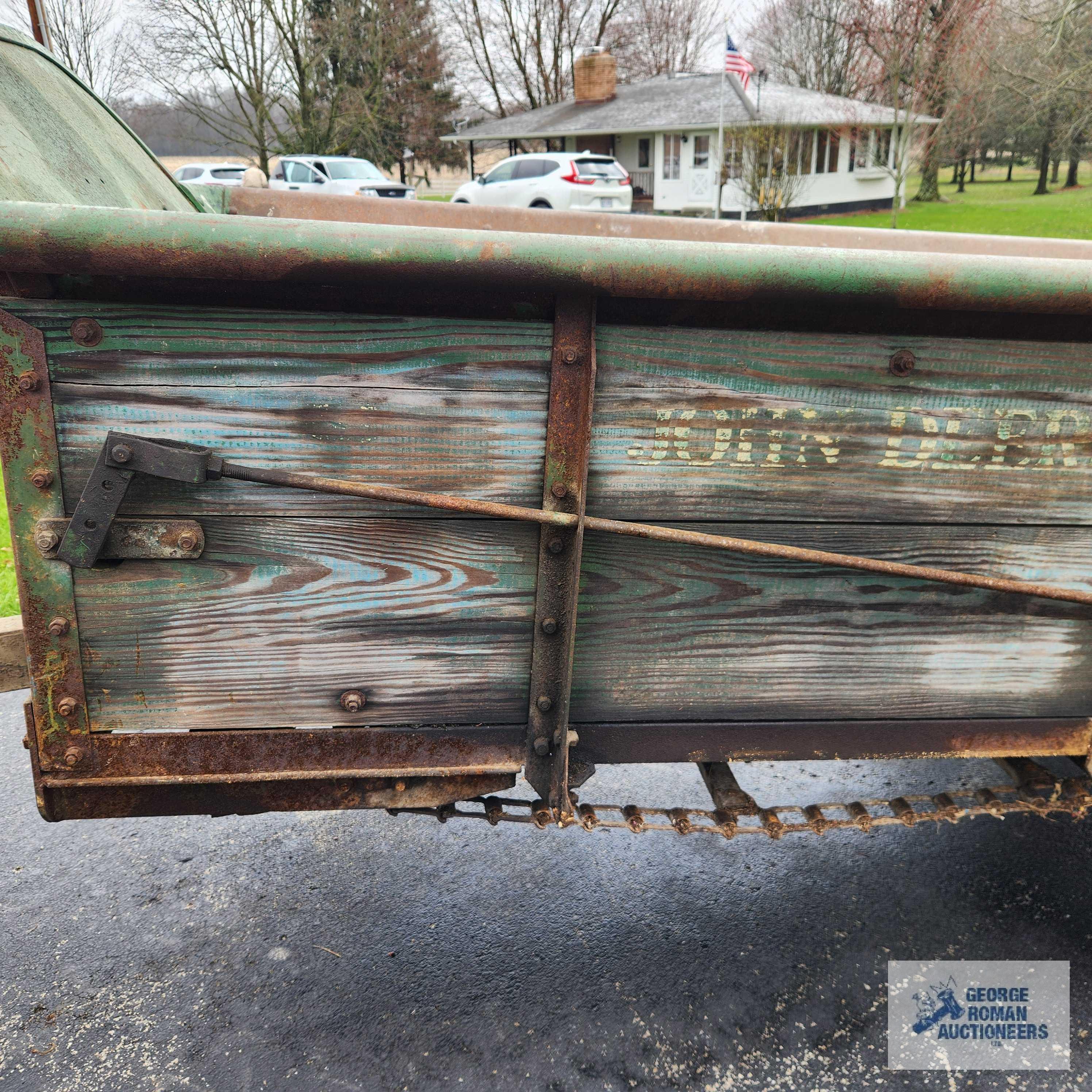 John Deere antique manure spreader. 47 inches to outside rails. Approximately 191 inches overall