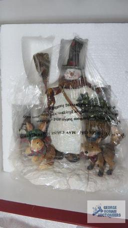 Sherwood Christmas...Collection figurine and musical snow glove