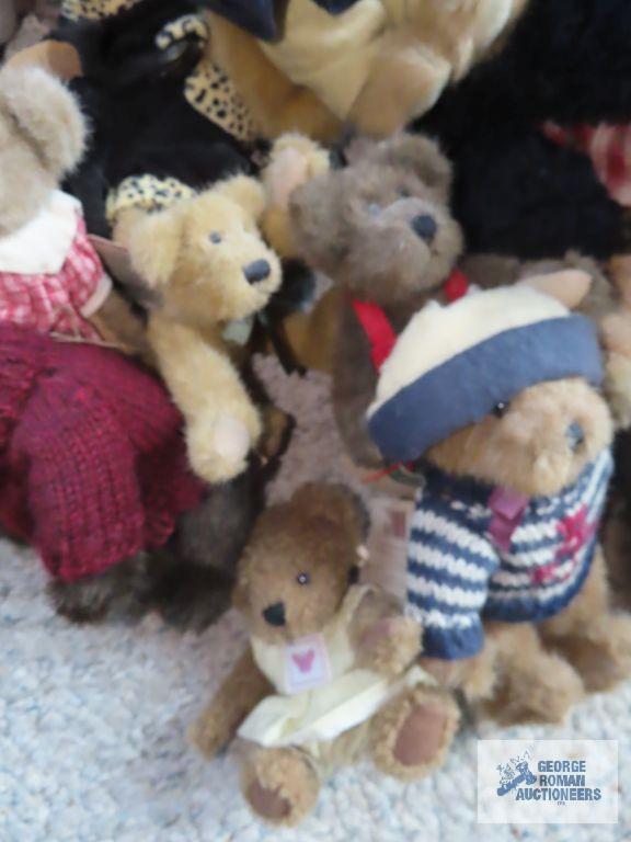 Assorted Boyd's bears