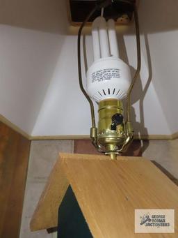 Birdhouse lamp