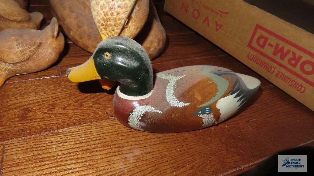 Home Interiors duck family and other wooden ducks